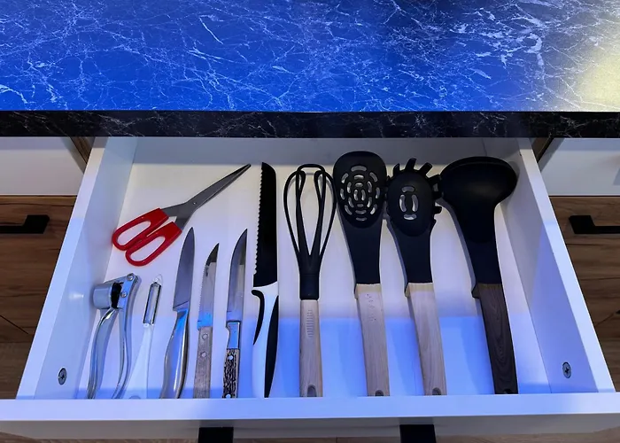 Anastasia アパート 3*